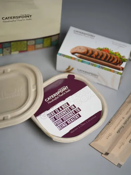 Here is a box of goodness in your journey to being healthy. This image showcases our commitment to providing nutritious and delicious meals in convenient packaging.