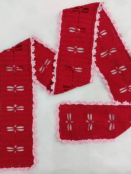 Another flat-lay of the Aerith Scarf, showing its beautiful shape and intricate details.