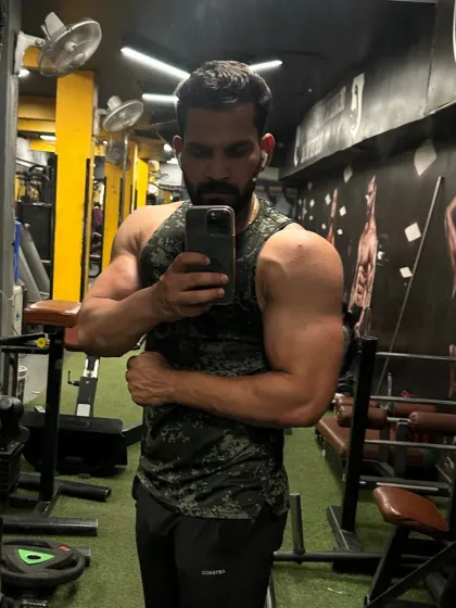 A mirror selfie after a solid workout. Getting stronger day by day.