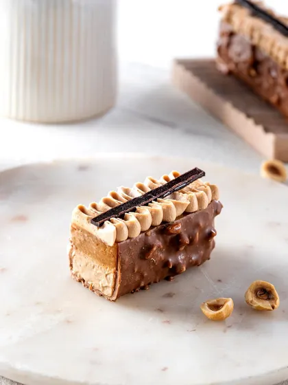 For this hazelnut pastry, I used a clean, minimalist aesthetic with bright lighting to emphasize its elegant structure and delicate details. This style is perfect for premium dessert brands that want to convey quality and sophistication.