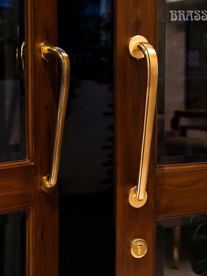 The Agatha Door Pull on rose, offering a more minimalist mounting option. This version is perfect for modern doors where a full backplate is not desired.