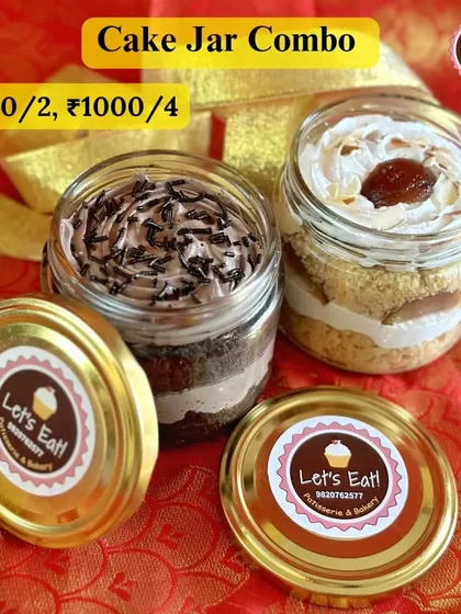 For Raksha Bandhan, I offer special combos like these Cake Jars. They are a perfect, easy-to-gift treat for your sibling, with layers of cake, cream, and delicious toppings.