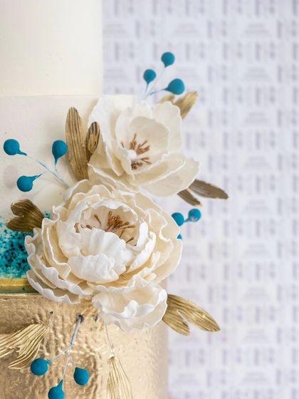 Neeth Medappa - Luxury Wedding & Engagement Cakes Modern Elegance: Geometric & Textured Designs photo 7