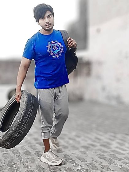 Getting creative with workouts for my online clients. Even a simple tire can be a great tool for strength and conditioning.