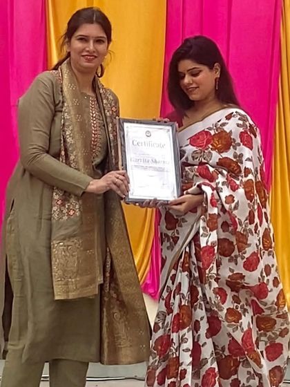 Receiving the certificate of honor at Shaheed Rajguru College. It is a privilege to be recognized for my role in their cultural fest, Sangam’24, and to support their celebration of Indian dance.
