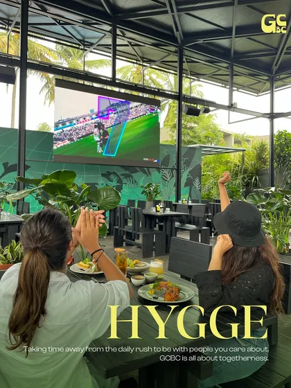 Catch the big game on our giant screen. The Badminton Ball Tree sports arena is the perfect spot for fans to gather and cheer on their team in the open air.