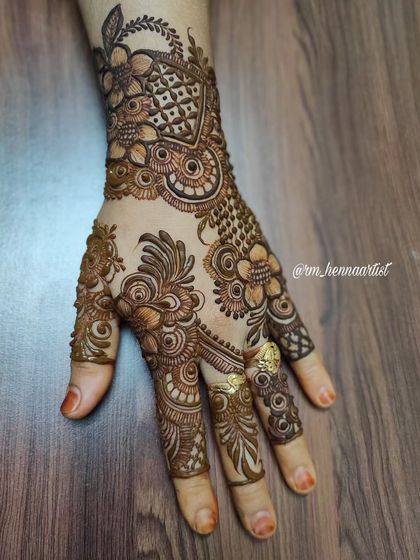 Bridal & Heavy Henna photo 18