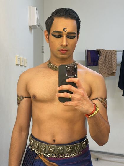 A quick selfie before the show in Australia. Capturing these moments is part of the journey.