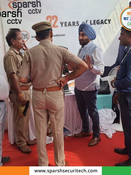 We work closely with law enforcement to understand their needs. An insightful discussion with UP Police officers at our exhibition booth.