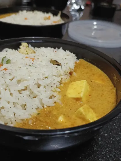 Another angle of the delicious paneer makhani with vegetable rice. I make sure every bowl is packed with flavor and feels like a treat.
