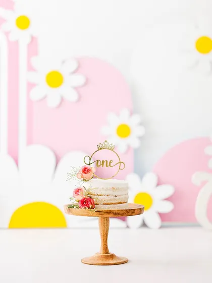 Just the cake, waiting for its moment. I pay attention to every detail, including a beautifully styled shot of the birthday cake itself before the smashing begins.