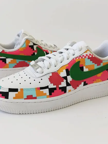 Another angle of the Dhurrie weave sneakers. The solid green swoosh provides a great contrast to the intricate geometric pattern covering the shoe.