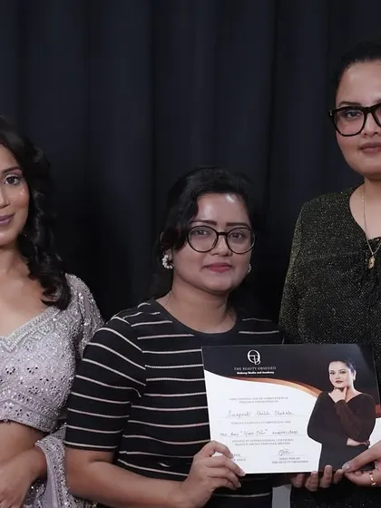 Handing over a certificate to a student from my Glass Skin seminar. These private sessions are designed for focused learning and tangible growth, and I'm so proud of what they accomplish.