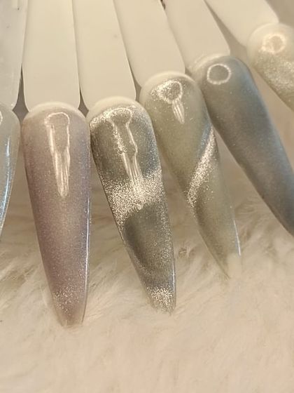 Calling all cat eye girlies! A selection of my silver and grey cat eye polish swatches.