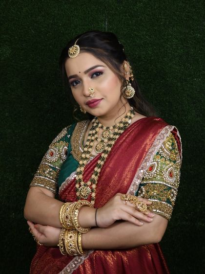 This look is perfect for a bride's pre-wedding ceremonies or for attending a traditional South Indian wedding.
