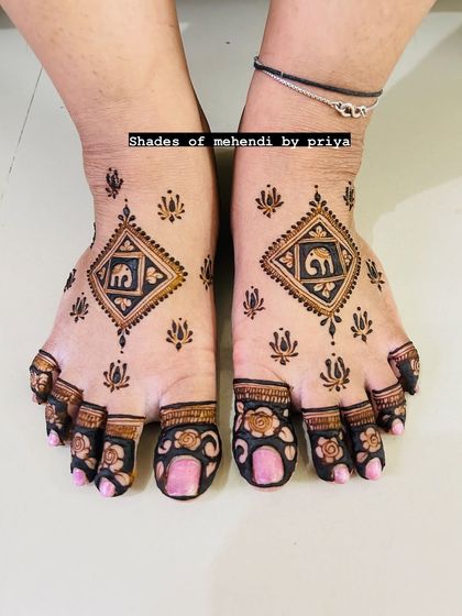 Elegant Feet Mehendi photo 5