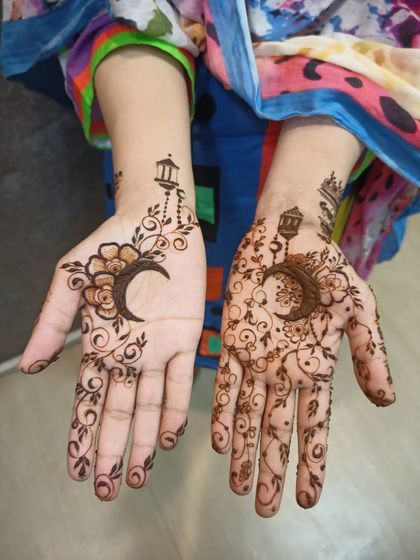 A beautiful moon and lantern design, perfect for Ramadan or Eid.