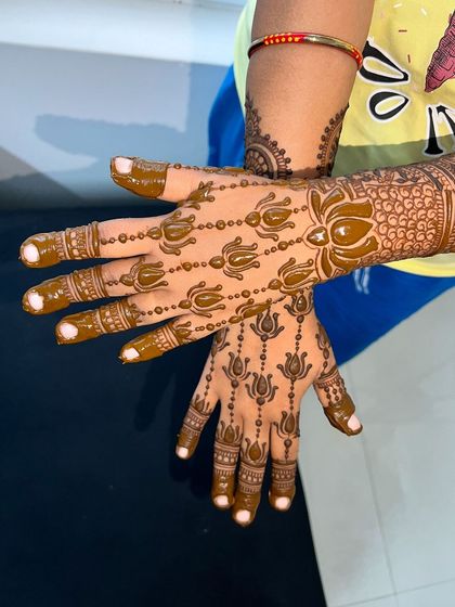 Another angle of the semi-bridal lotus design.