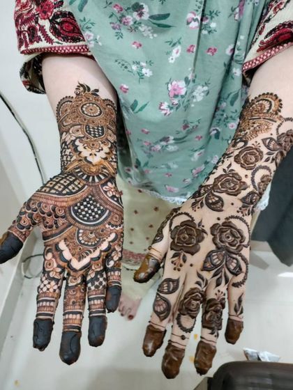 Intricate Bridal Hands photo 88