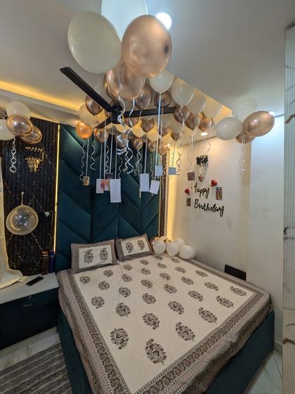 Intimate Birthday Room Setups photo 16
