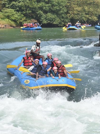 Another action shot of a raft bouncing over the waves in Dandeli. I work with experienced local operators to ensure you get the best and safest rafting experience.