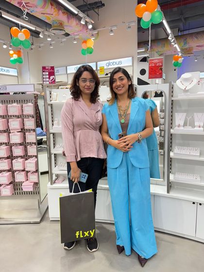 An evening of styling at the Flxy store. Here I am with a happy client, having helped her discover an outfit that reflects her best self.