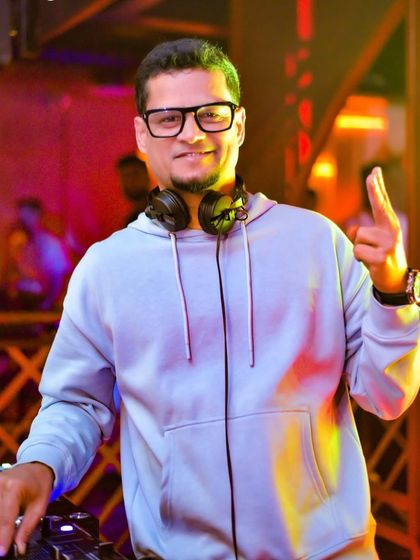 Hemanth Bhat - Wedding DJ Services Behind the Decks photo 4