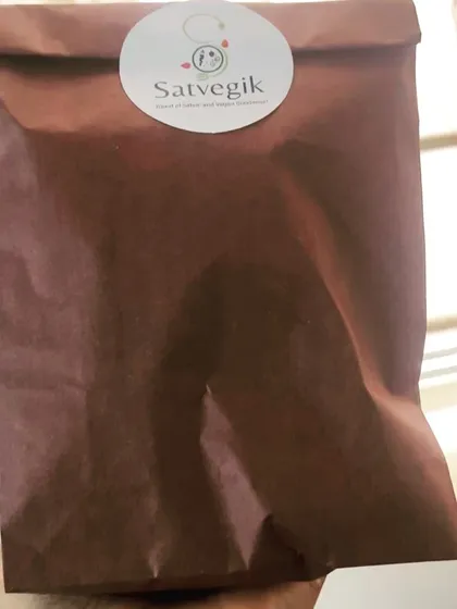 A sneak peek of a fresh delivery. This order includes my hearty flourless lentil bread, an almond walnut nutritional bar, and my popular Date Sneakers, a truly guilt-free chocolatey treat.