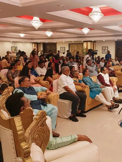 A full audience at an engagement celebrating the union of a Maharashtrian groom and a Kutchhi bride. It was a beautiful fusion of cultures, traditions, and fun.
