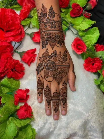 The same party henna design, showing how it looks on a clean, simple background.