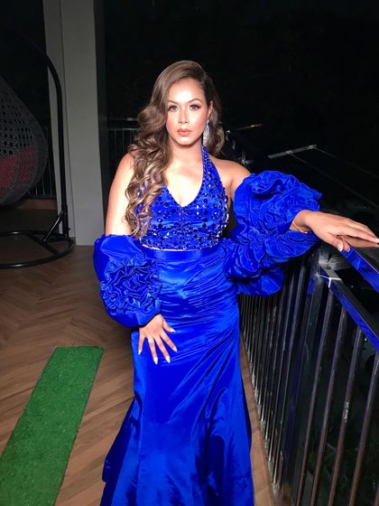 Feeling the midweek blues in the best way possible with this stunning royal blue gown. It's a perfect look for a glamorous cocktail or sangeet night.