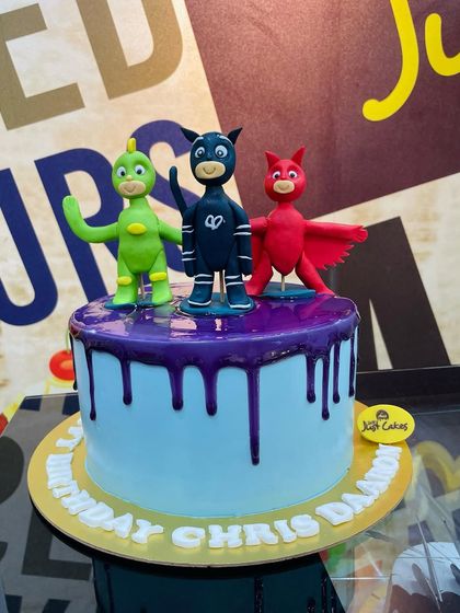 Kids' Character & Cartoon Cakes photo 34