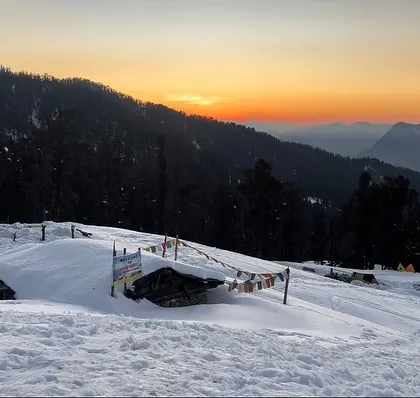 Another shot of the serene sunset from our Kedarkantha campsite. The peace you find here is unparalleled.