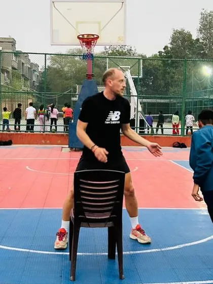 A closer look at a defensive drill led by our guest coach from France. Learning different coaching styles and techniques is key to becoming a versatile player.