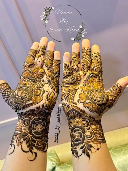 A bold and beautiful floral design with excellent shading and contrast. The flowers truly stand out in this piece.