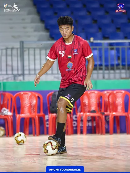A player getting his touch right before the game.