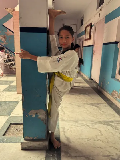 Another powerful demonstration of a standing wall split by a young girl in our academy.