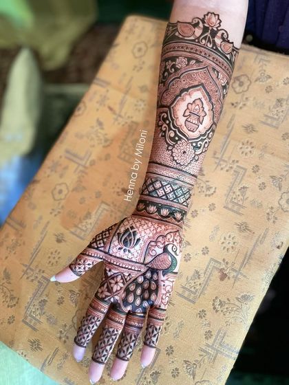 Intricate Bridal Mehendi photo 34