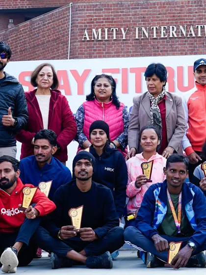 A group photo with all the winners and dignitaries at the Stay Fit Run Noida. Celebrating the success of the athletes is the best part of organizing a race.