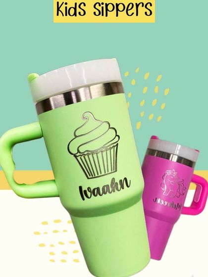 Our kids' sippers are designed to be both fun and functional. Available in bright colors like green and pink, they can be customised with cute designs like cupcakes or unicorns.
