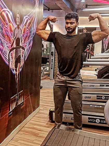 These images and videos show my day-to-day process of checking my physique, practicing various poses like the front double biceps, side triceps, and back spreads. Each one is a small step in the long journey of building a championship-level body.