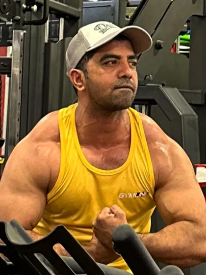 Morning pump in red fire mode. The passion for iron is what fuels me every single day.