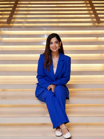 Professional Style & Stage Presence photo 3