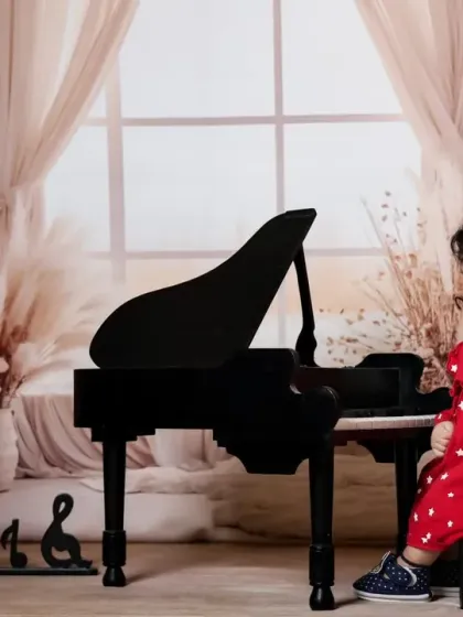 A joyful musician in a bright red dress. The piano theme is versatile and works beautifully with different outfits and moods.