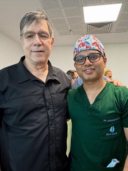 With the legendary Dr. Ron Shapiro at FUAsia 2025. His contributions to the art of hairline design have influenced surgeons worldwide, including myself.