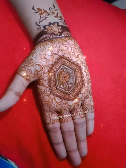 The lighter, outline-focused version of the design. The delicate lines and open space give this hand a more subtle and elegant feel.