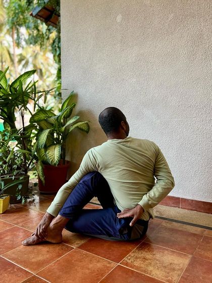 Pratyaksha Yoga - Yoga Teacher Training Asana Tutorials & Pose Breakdowns photo 22