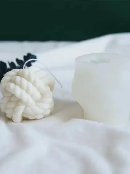 This knotted ball silicone mould is a trendy choice for creating decorative sphere candles. The intricate design adds a touch of sophistication to your candle creations.