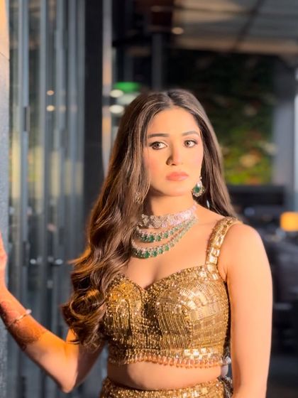 Glamorous Reception & Cocktail Looks photo 78