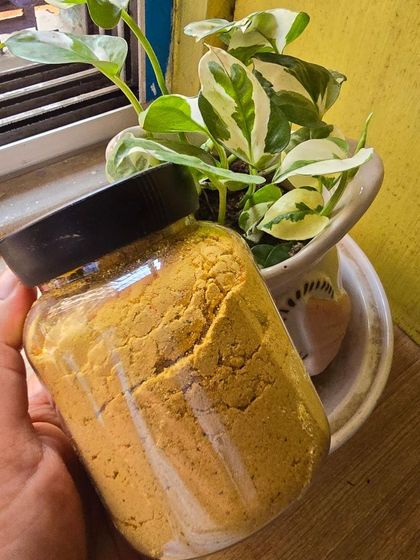 This is my re-launched Nikhar Facewash Dust, made with the goodness of Kasturi Manjil (wild turmeric). Just mix it with water or rose water to create a paste that cleanses your face naturally for a bright, soft, and clear look.